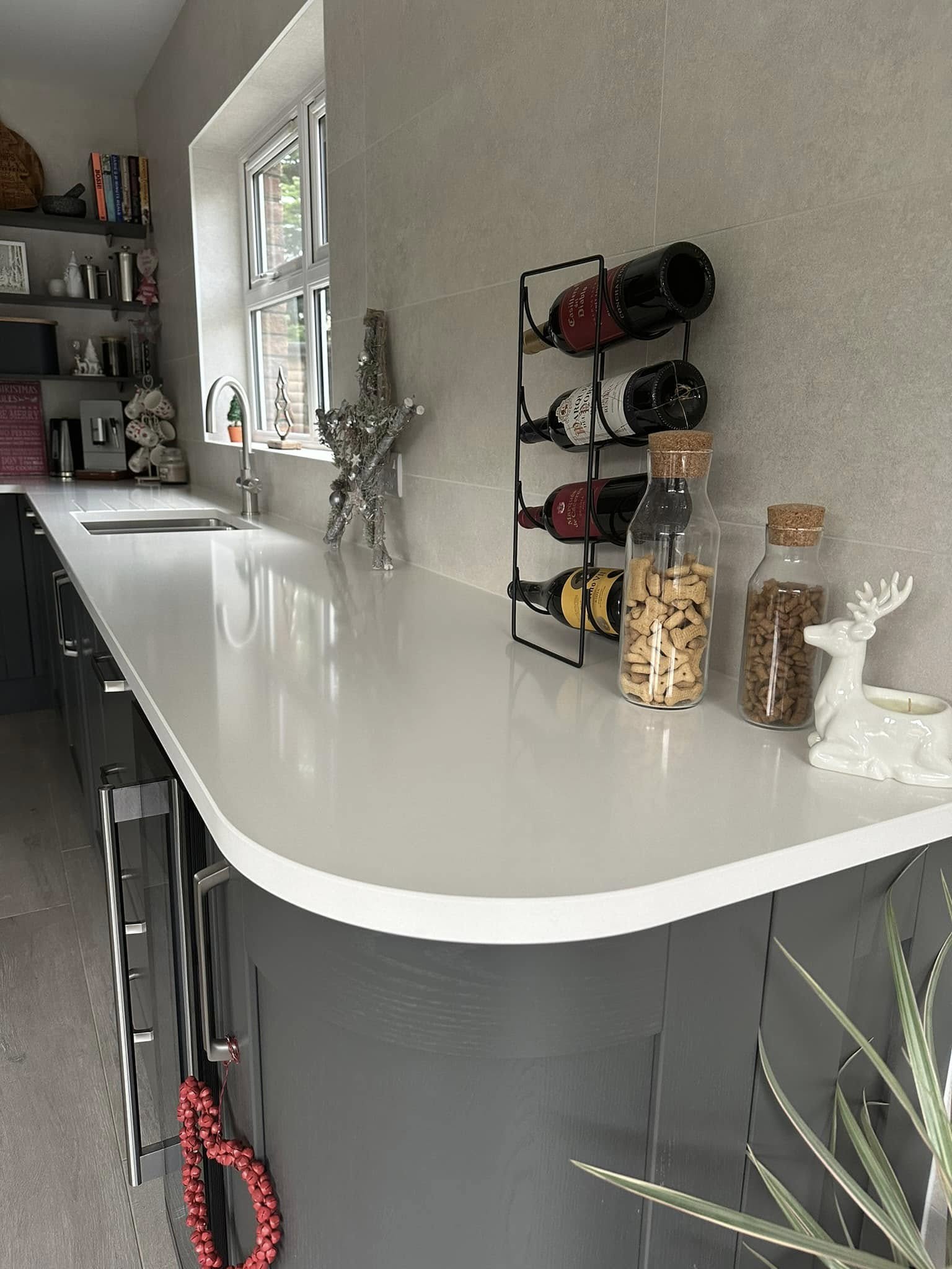 kitchen hard top wine and decorations