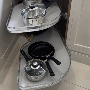 fold out drawer to keep pans