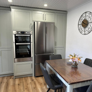 kitchen green new table