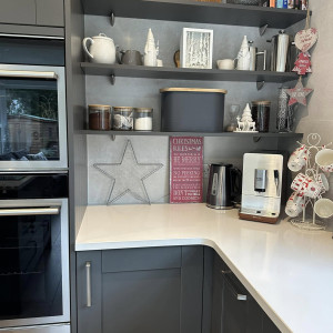 white decorated kitchen